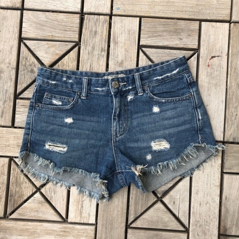 Free People Distressed Shorts Size 25